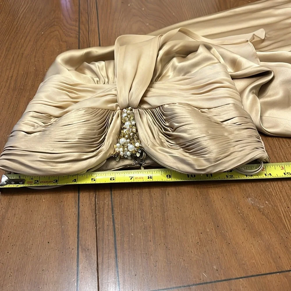 COPY - Gold Glamour Prom Dress with Elegant Design - Picture 7 of 16